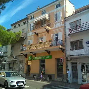  Apartman Sandra 2+2 *** Horvátország